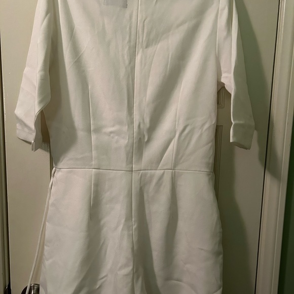 Skort.white.Plain and and prints. Size 4(USA)size 5 Philippines. - Picture 3 of 3